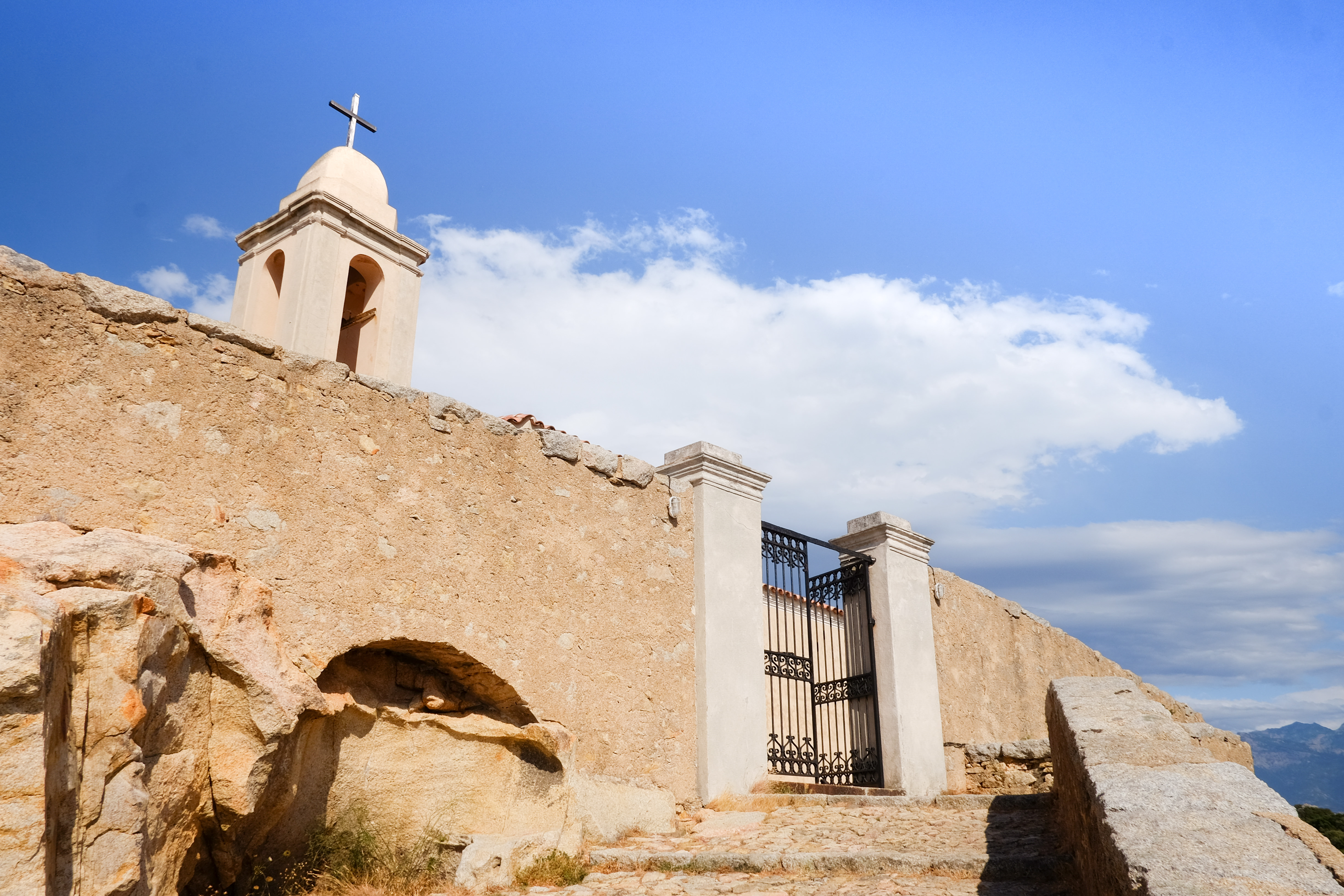 «notre dame de la serra